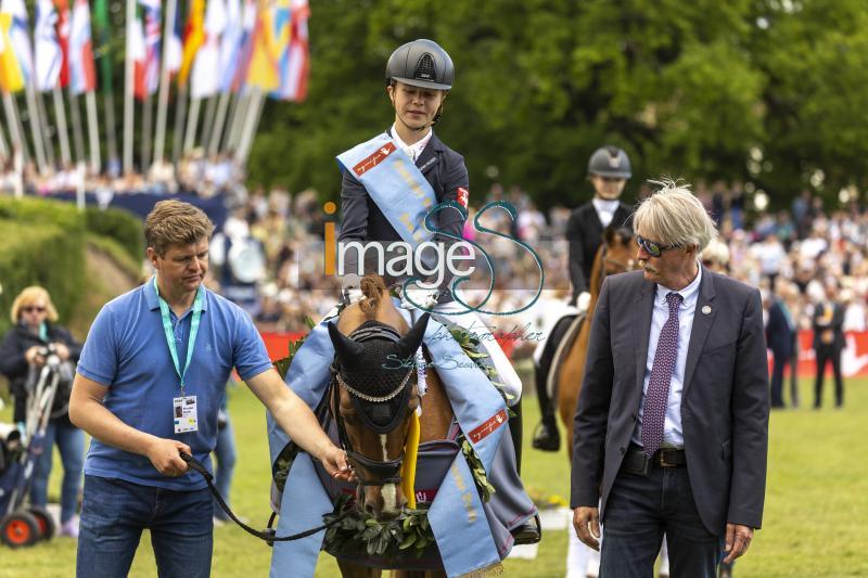 dressage PrizeGiving_Hamburg_20240512_SS350436.jpg